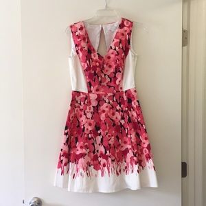 Beautiful Floral New york & Co Dress- Size2